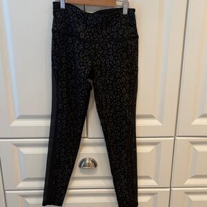 Victoria Sport Black Leopard Print Leggings